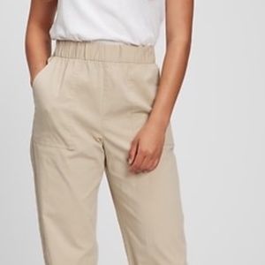NWT GAP Off-Duty Khaki Sz Med Tall